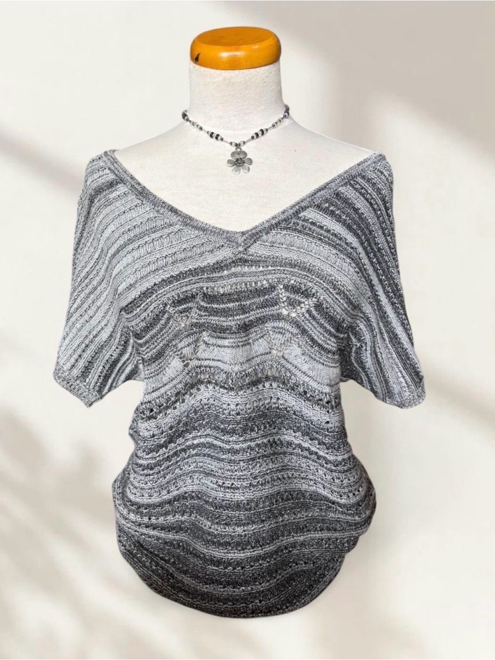 Lightweight V-Neck Short Sleeve Sweater in Gray